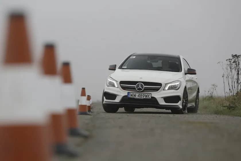 Mercedes CLA 45 AMG - moc, osiągi i cena, które Cię zaskoczą
