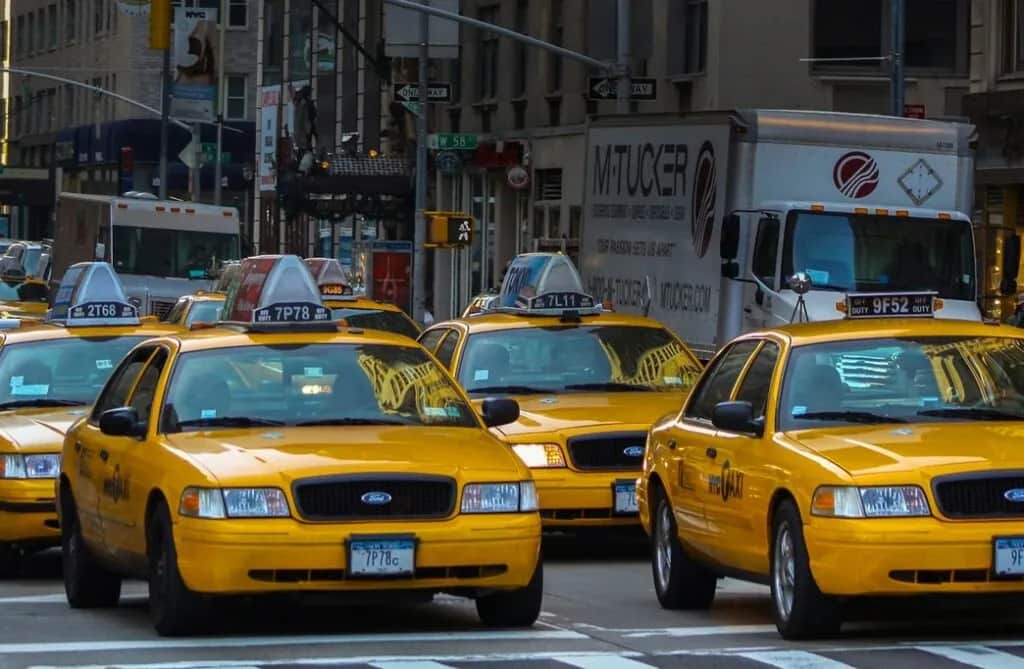 Kiedy 4 taryfa taxi? Sprawdź godziny i zasady w Twoim mieście