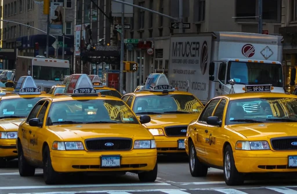 Kiedy 4 taryfa taxi? Sprawdź godziny i zasady w Twoim mieście