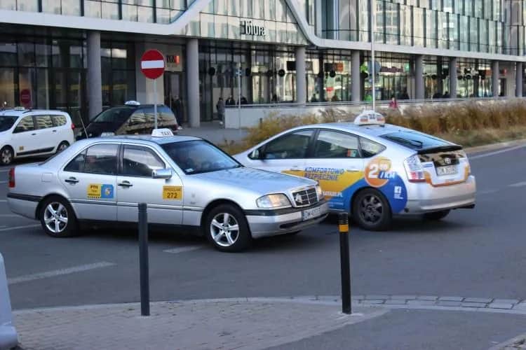 Ile kosztuje taxi we Wrocławiu? Poznaj ukryte opłaty i stawki