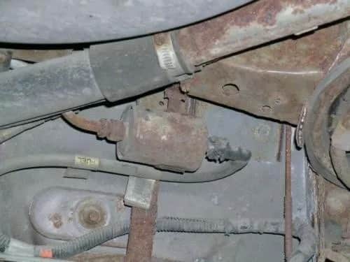 Gdzie jest filtr paliwa w Honda CR-V 2.2 diesel? Oto co musisz wiedzieć