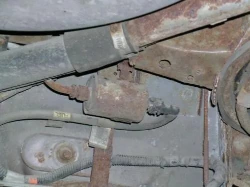 Gdzie jest filtr paliwa w Honda CR-V 2.2 diesel? Oto co musisz wiedzieć