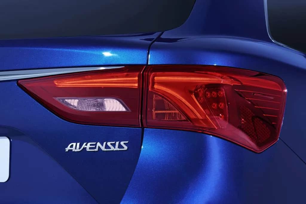 Toyota Avensis: jaki silnik wybrać, aby uniknąć kosztownych awarii?