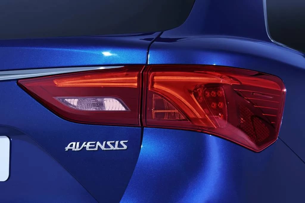 Toyota Avensis: jaki silnik wybrać, aby uniknąć kosztownych awarii?