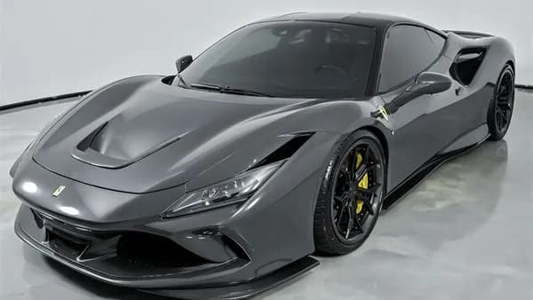Ile kosztuje ferrari f8 tributo? Ceny nowych i używanych modeli