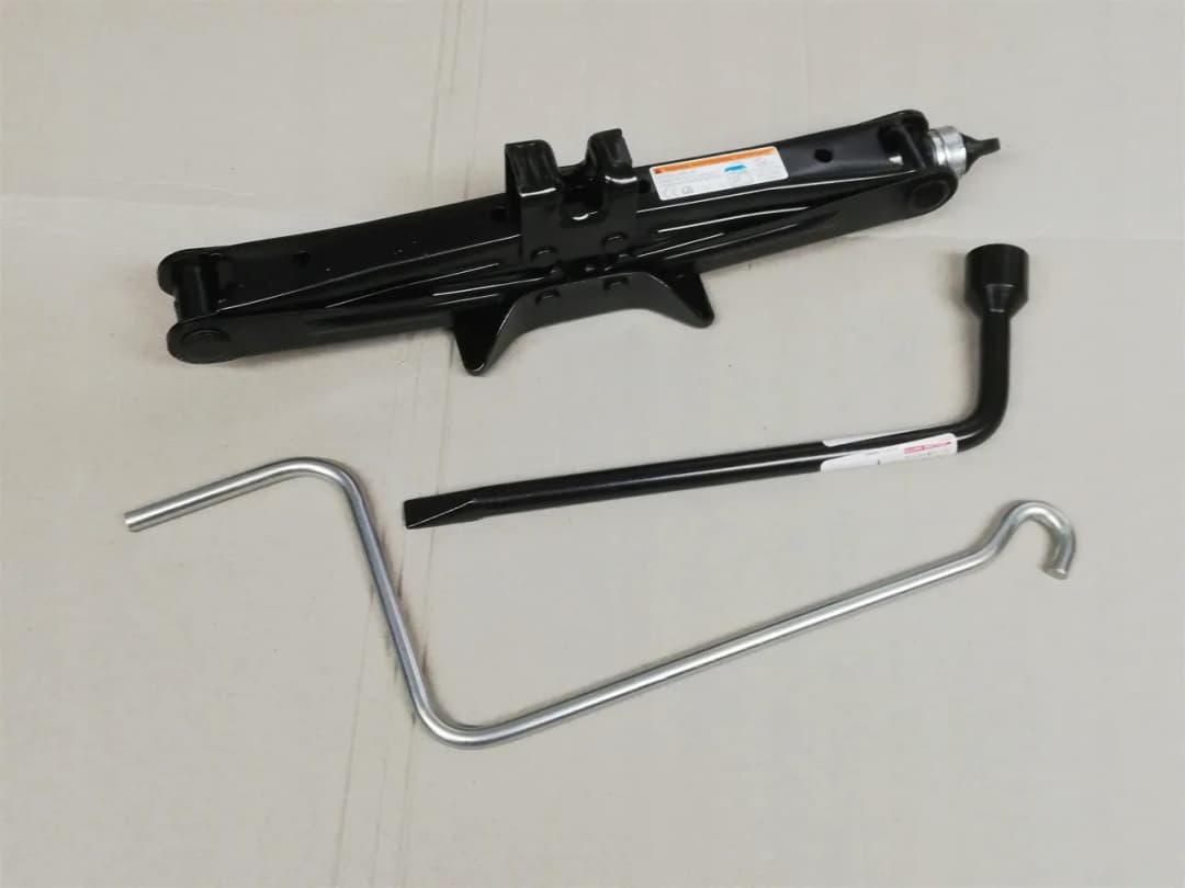 Gdzie jest schowany lewarek w Toyocie Yaris? Oto, co musisz wiedzieć